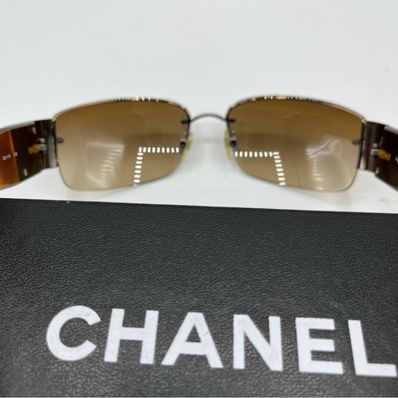 Chanel Crystal CC Logo Sunglasses 4117 B Tortoise Shell Brown - Picture 4 of 9